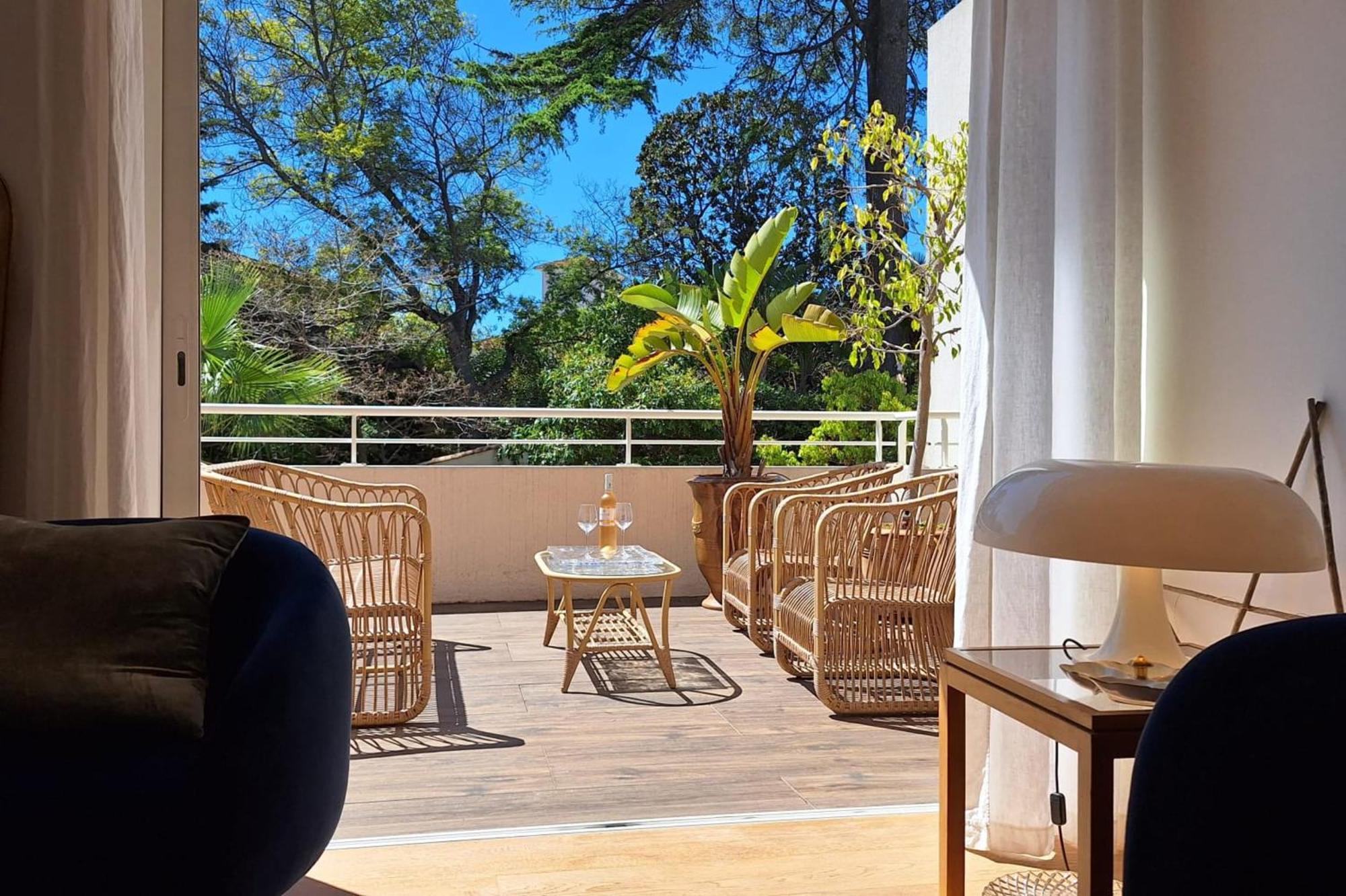 Sumptuous Renovated In * Antibes